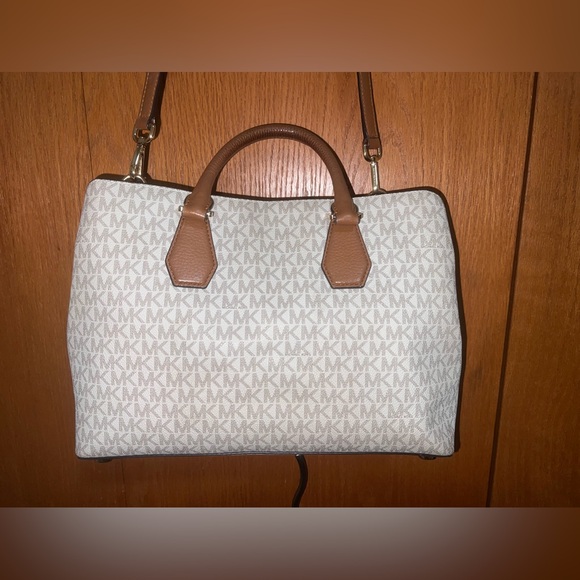 Michael Kors White Handbag/crossbody - Picture 5 of 12